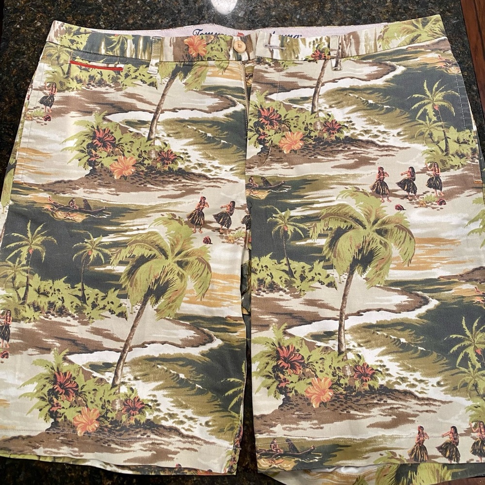 Tommy Bahama shorts